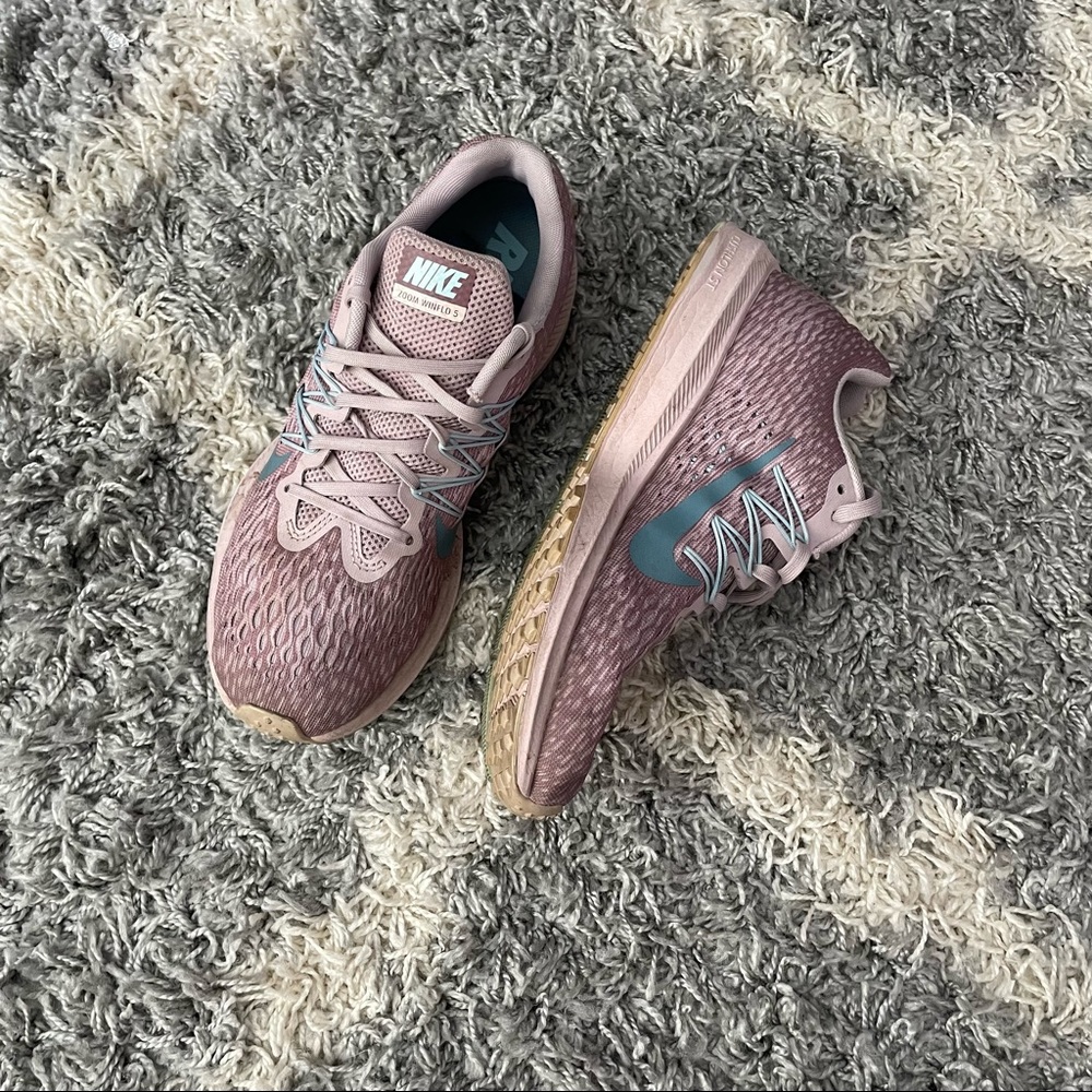 Zoom Winflo 5 Nike shoes